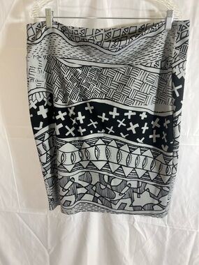 LuLaRoe Black & White Patterned Pencil Skirt